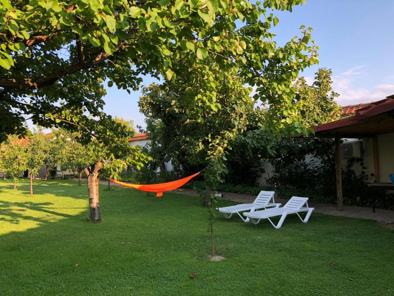Galeria In The Garden Hotel Plovdiv Ngoại thất bức ảnh