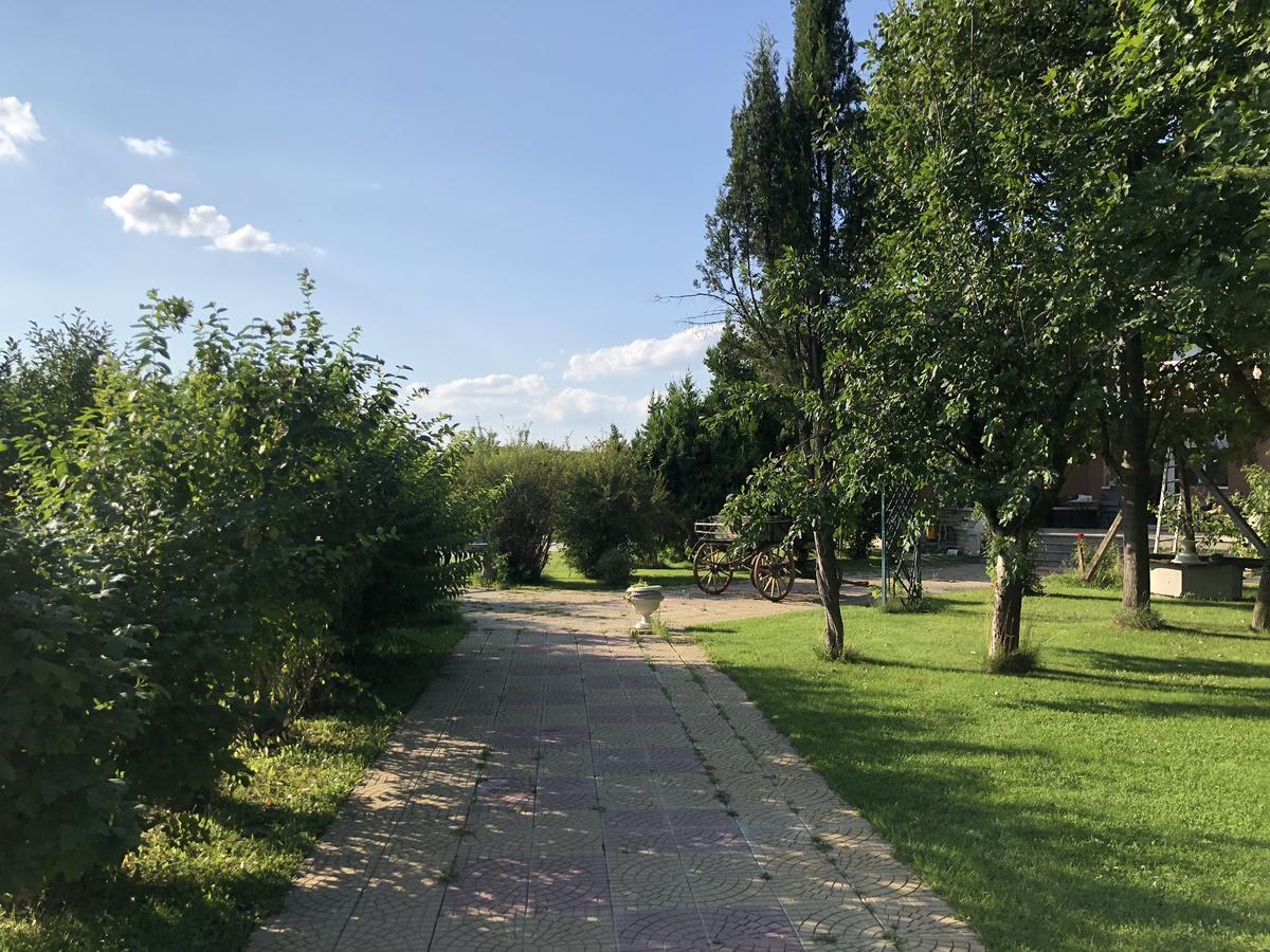 Galeria In The Garden Hotel Plovdiv Ngoại thất bức ảnh