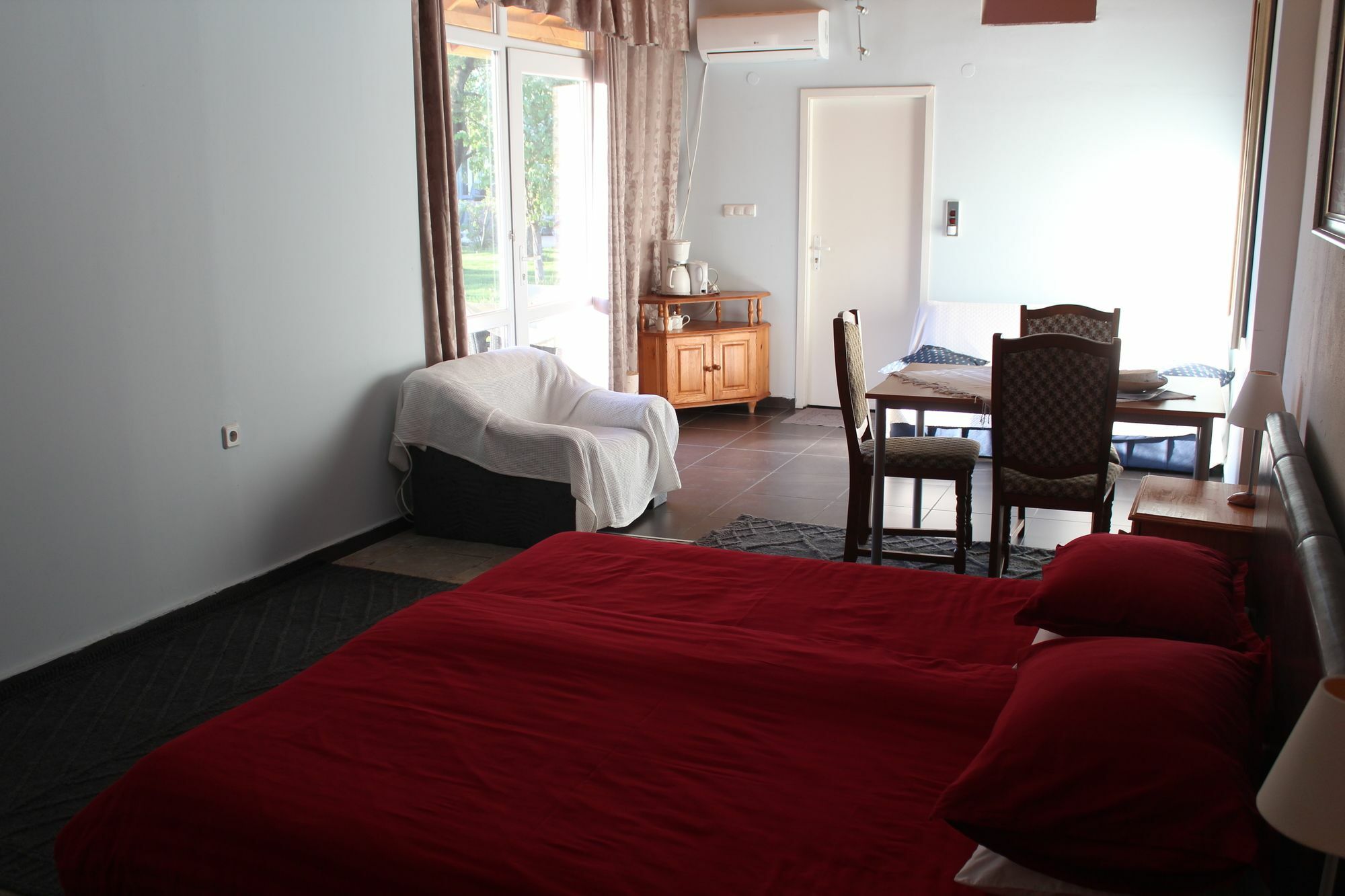 Galeria In The Garden Hotel Plovdiv Ngoại thất bức ảnh