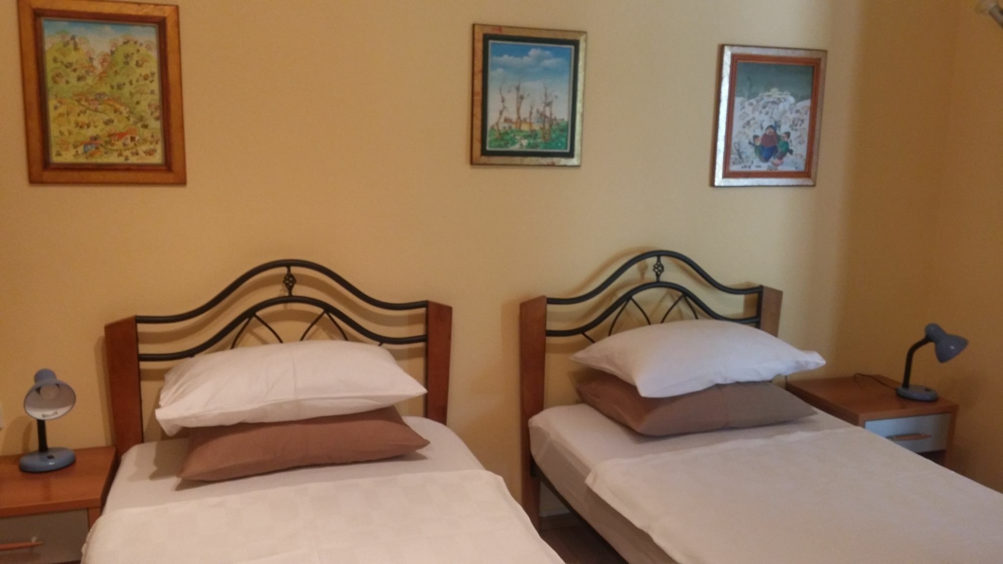 Galeria In The Garden Hotel Plovdiv Ngoại thất bức ảnh