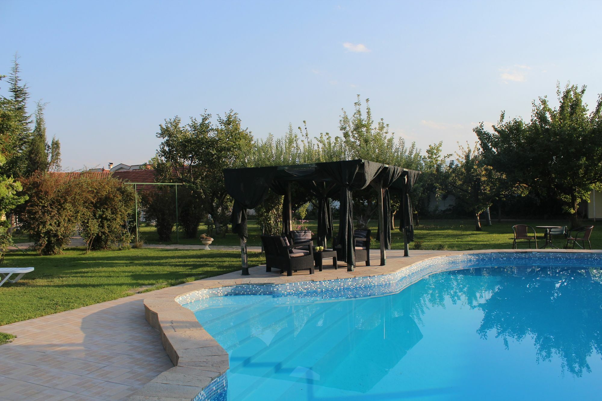 Galeria In The Garden Hotel Plovdiv Ngoại thất bức ảnh