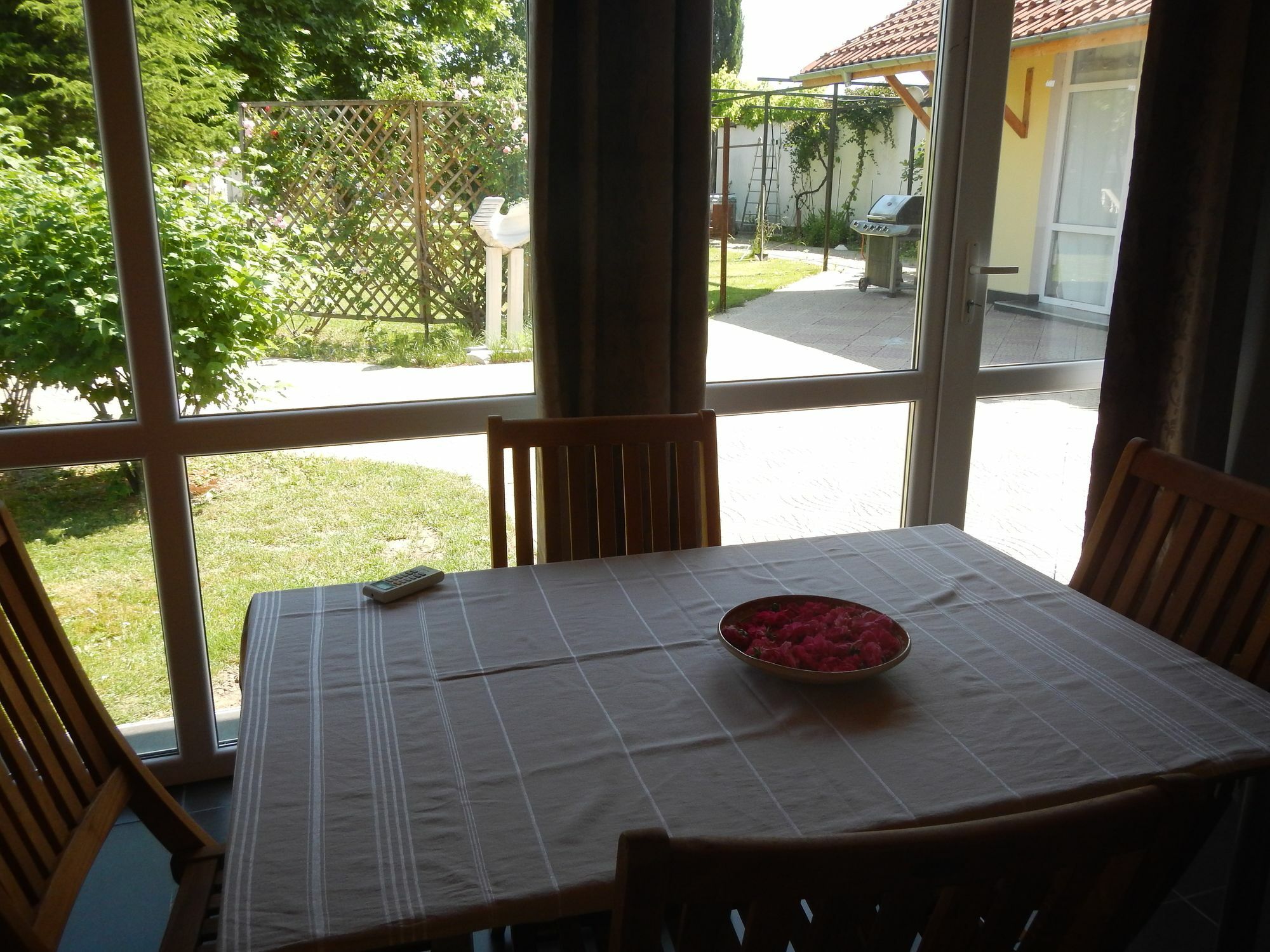 Galeria In The Garden Hotel Plovdiv Ngoại thất bức ảnh